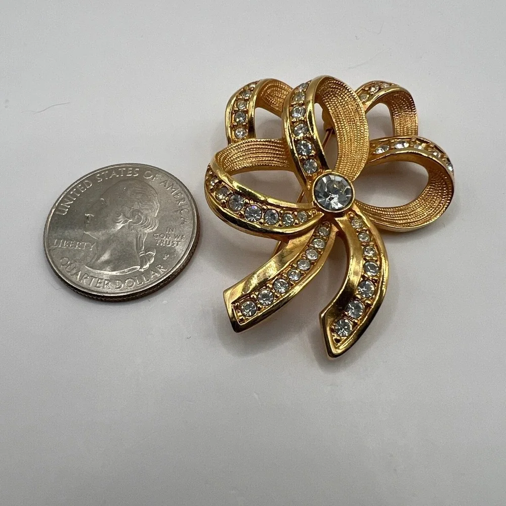 Swarovski Crystal‎ Bow Brooch Swirl Brushed Gold Tone Pin